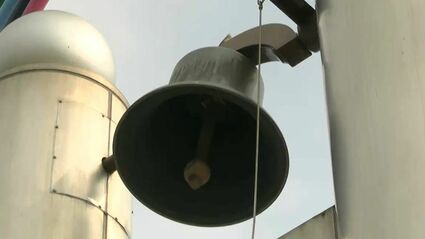 広島に原爆が投下され79年」平和の鐘を鳴らして犠牲者を偲ぶ「最悪の