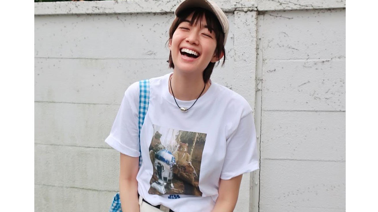 旅猿16 旅猿Tシャツ 佐藤栞里 佐藤栞里】スターウォーズTシャツで「ディズニーランドのスター