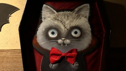 愛嬌たっぷりの「化け猫」がお出迎え 真庭市で県北の作家4人による