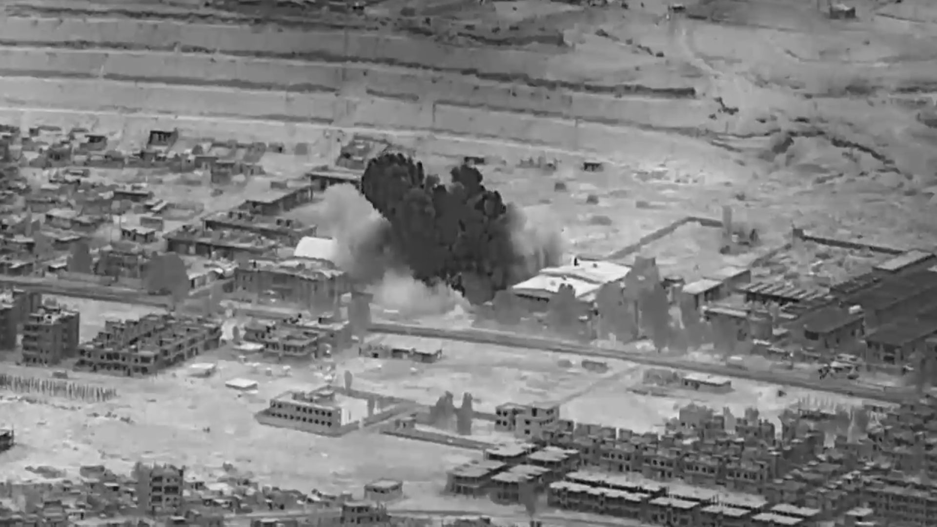 米軍 イラン革命防衛隊施設への報復空爆の映像を公開 TBS NEWS DIG