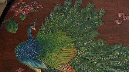 岡山の伝統工芸「烏城彫久交会」の作品展 木や漆の優しさと彫刻