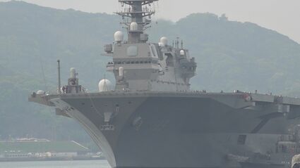 海上自衛隊最大の護衛艦「いずも」佐世保に入港 | 長崎のニュース