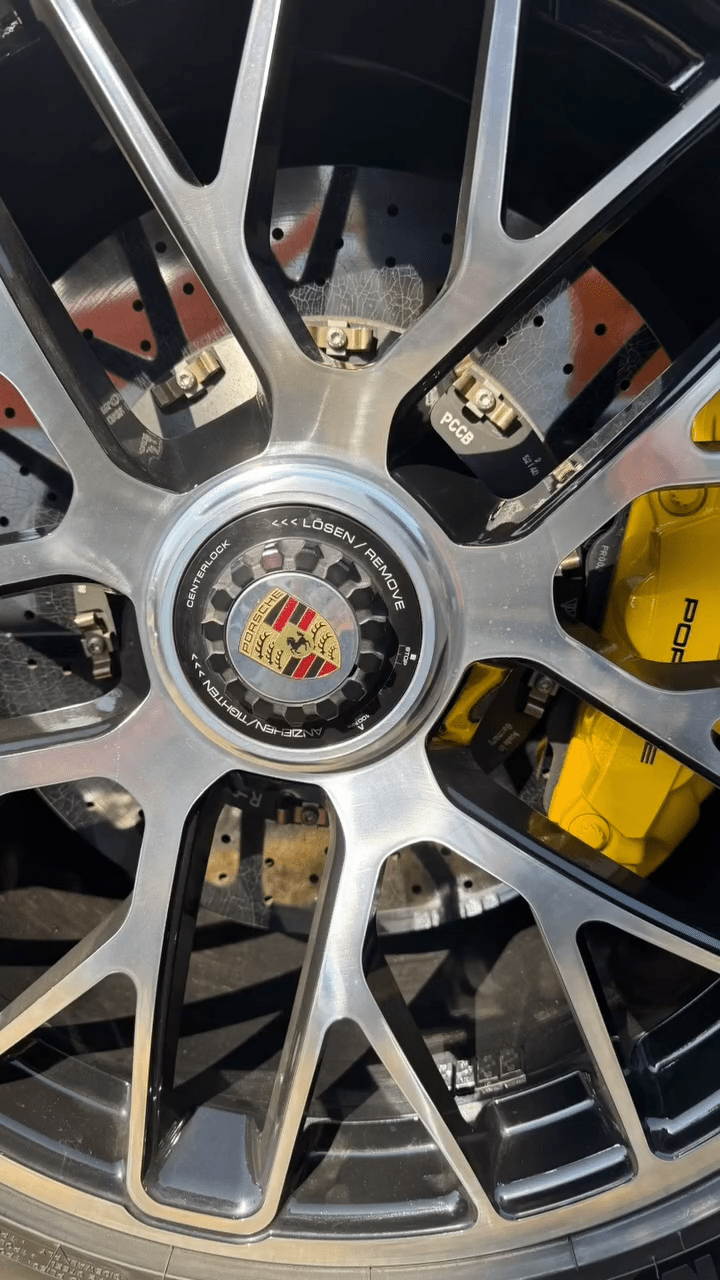 笹野高史】 愛車ポルシェ911 「走る工芸品」 ホイール写真を公開