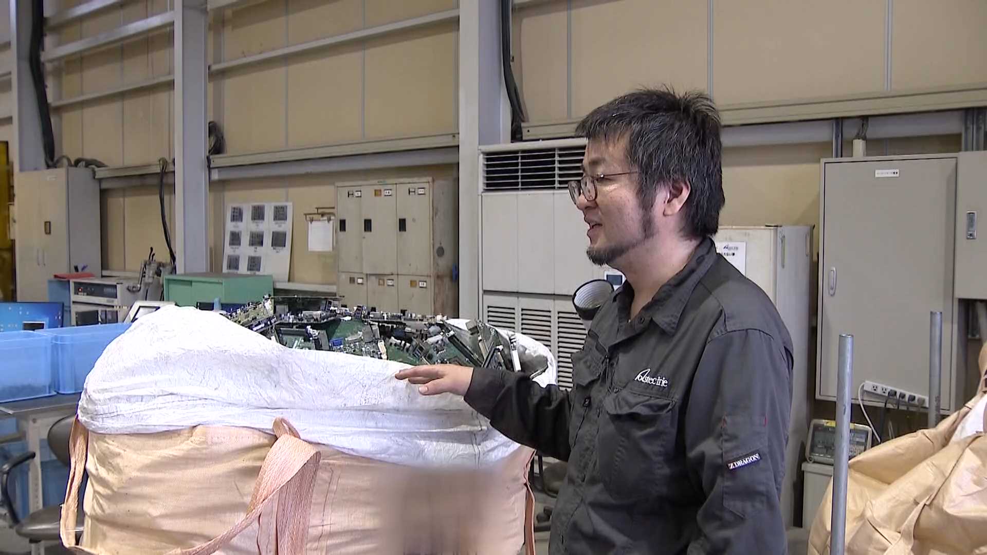もう金山ですね」1トンの基板から100グラムの金を回収することも 廃棄