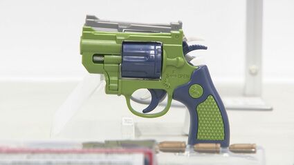 拳銃吊り ラスト1個です 警察 カールコード 拳銃 ランヤード 吊り紐 ④