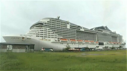 過去最大”の豪華クルーズ客船が別府国際観光港に 全長315M 高さは19階