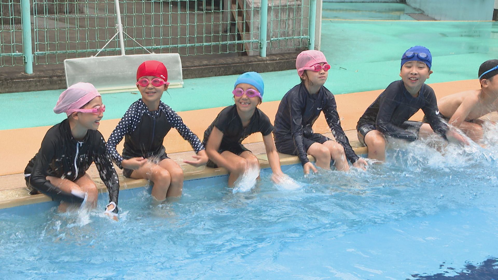 女子小学生 ビキニ  高画質 