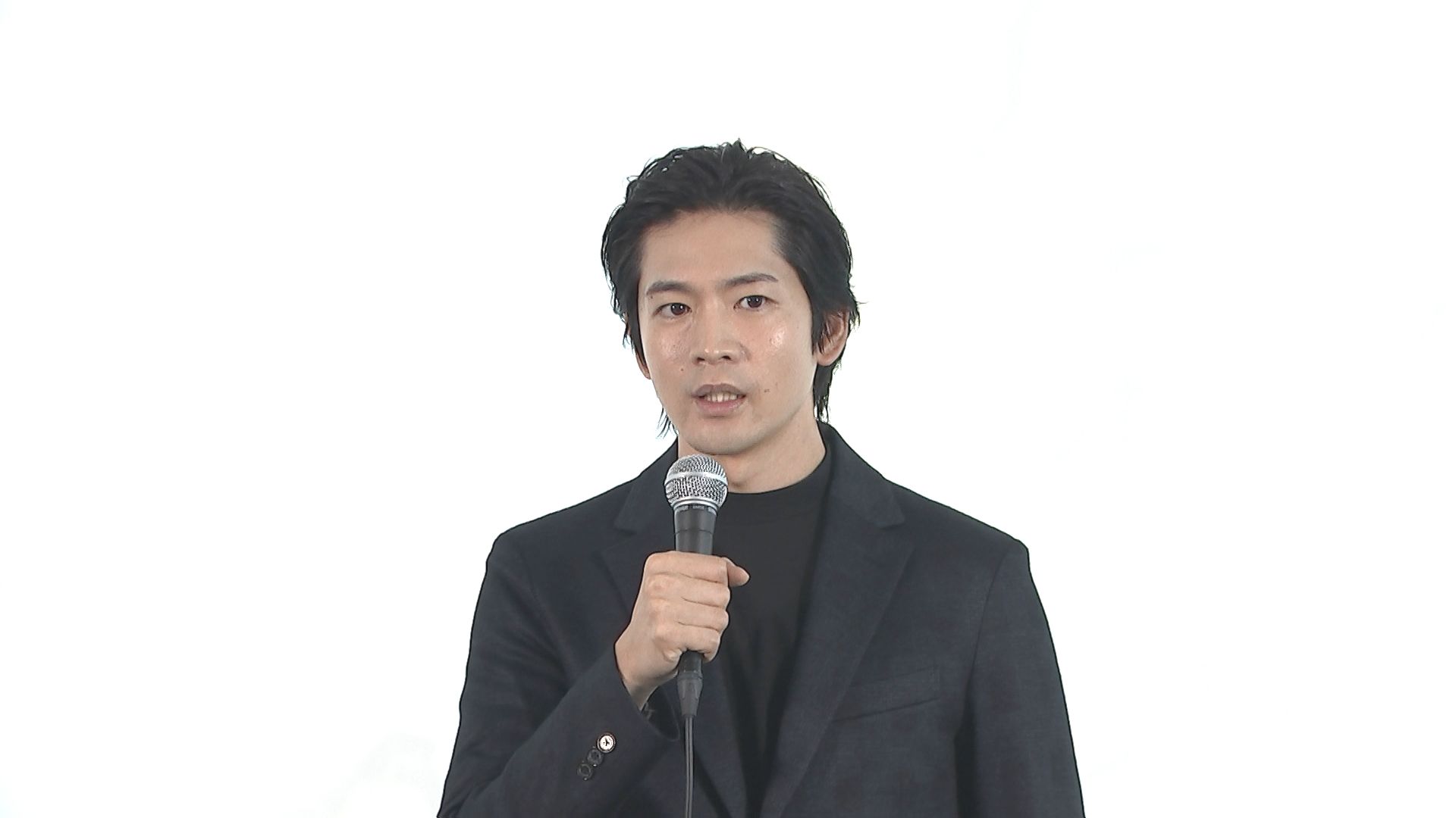 松下洸平 】 画家の母のサポートに感謝 「バイタリティあふれる背中を