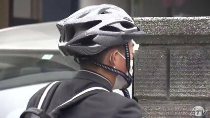 部活動などで複数のバッグ持参で自転車通学「自分の命守るために必要