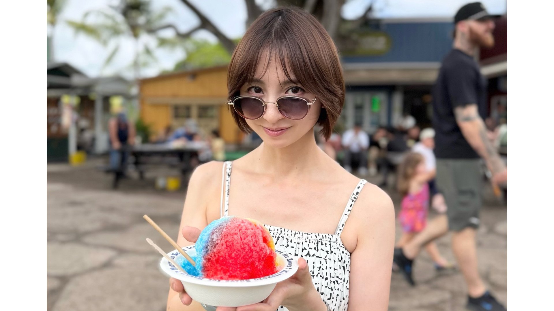 篠田麻里子 ボイスストラップ カゴメ 野菜１日これ１本  「希少商品です」 篠田麻里子 】 家族でのハワイ旅行を写真と共に報告「今のうちに