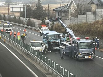 故障で停車中のトラックに大型トラック追突 車外にいた男性2人けが 東北道2人 福島|TBS NEWS DIG