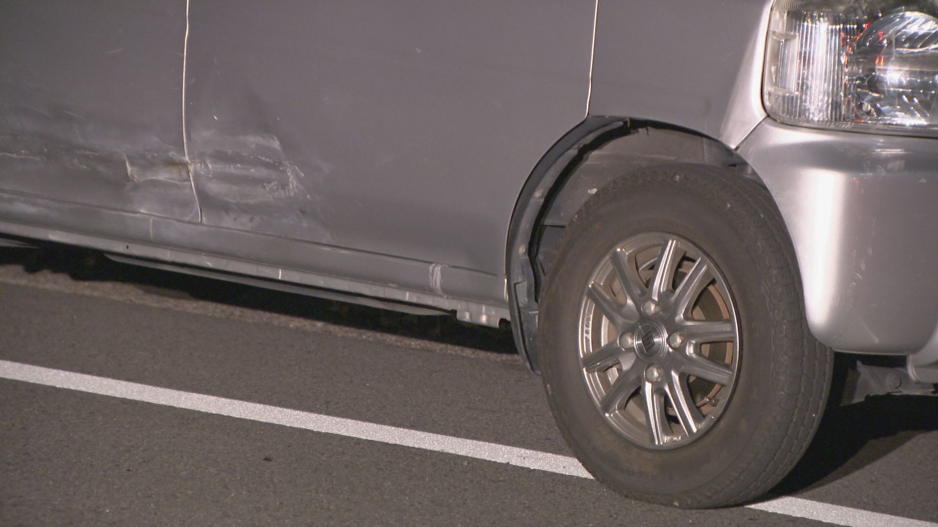 路上駐車中の車の横で…男性はねられ意識不明 追い抜こうとした車にはねられたか 名古屋・天白区