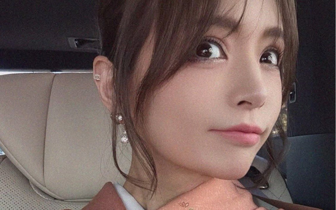 浜崎あゆみさん 着物姿を公開 「七五三かな？？」「ママの優しい顔して