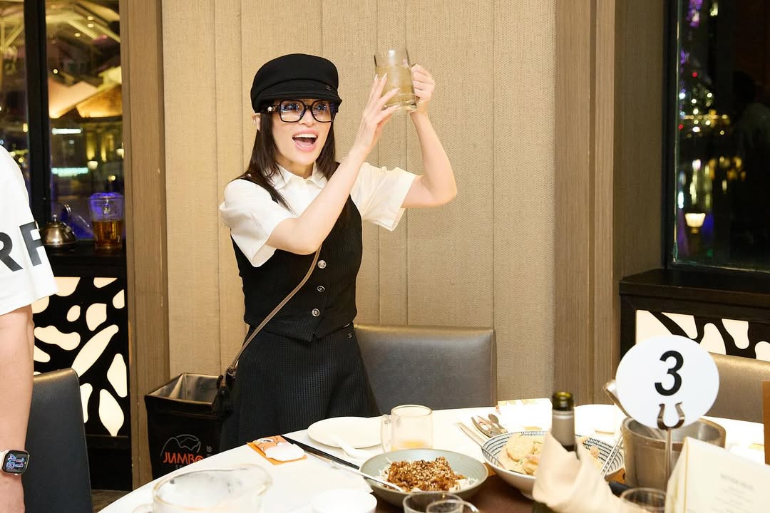 浜崎あゆみ 】 「アラレちゃんメガネスタイル かわちぃ」 シンガポール