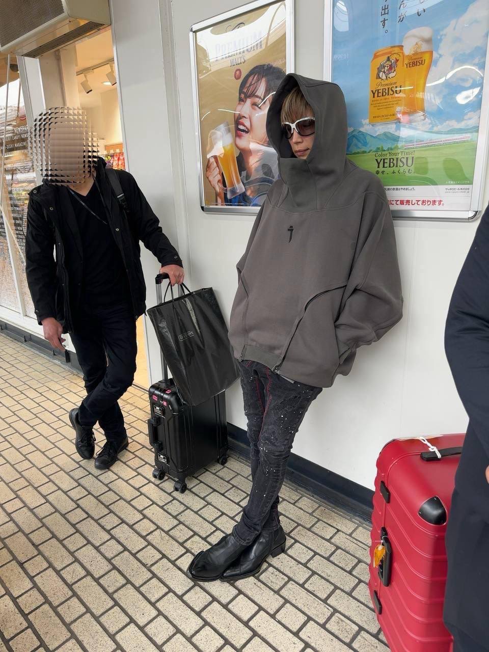 GACKT 】 秘書がオフショット公開 「魔王の裏側を、ほんの少しだけ