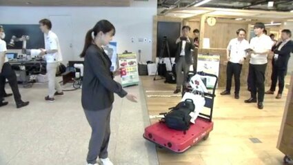 人手不足解消の救世主？様々なロボット展示 愛媛県庁の「E:N BASE