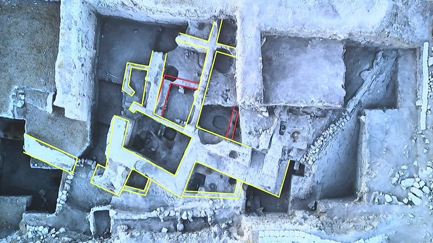 トルコの古代遺跡で新発見 100メートル規模の大建築址の周壁か 都市が