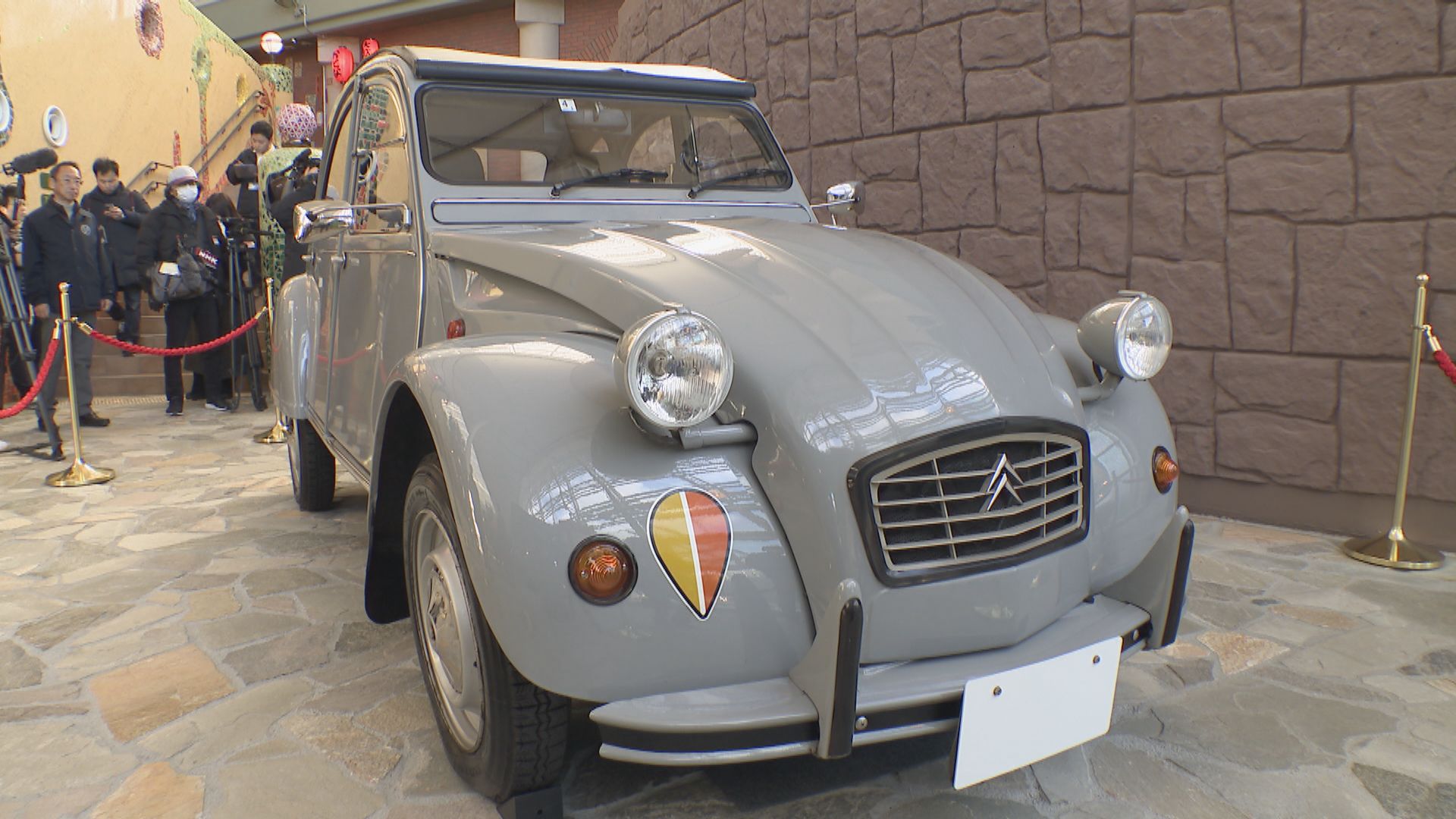 宮﨑駿監督(84)が“免許自主返納まで乗り続けた”愛車がジブリパークに 初監督映画にも登場 ｢シトロエン2CV｣ 