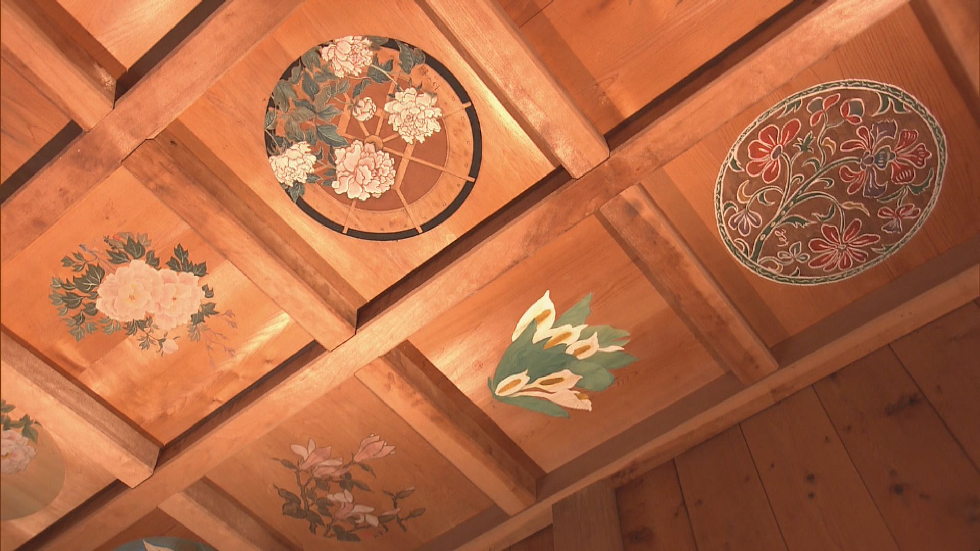 “神社の天井に描かれた絵”を公開 劣化防止で“年に2度”の期間だけ 岐阜・高山市「飛騨の里」匠神社の本殿
