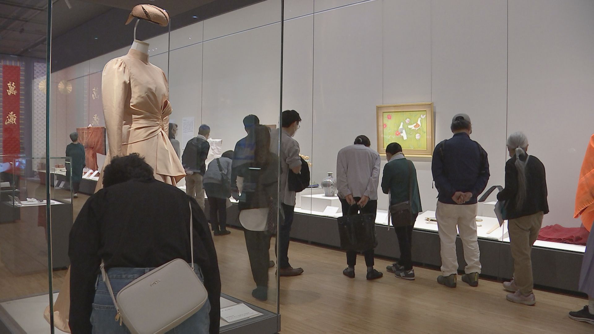「皇居三の丸尚蔵館」きょうリニューアルオープン 陛下愛用の天体望遠鏡など初展示 TBS NEWS DIG