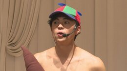 「なぜ裸?」子どもの質問に小島よしおは…1歳児の子育てに奮闘しながら実践「妻と熱量を同じに」月イチで夫婦は…トークショーで明かした“小島流子育て論”の正体|TBS NEWS DIG