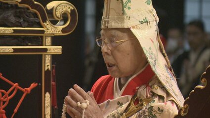 93代法主に持田日勇氏が就任 約800人が読経で祝う 山梨・身延山久遠寺