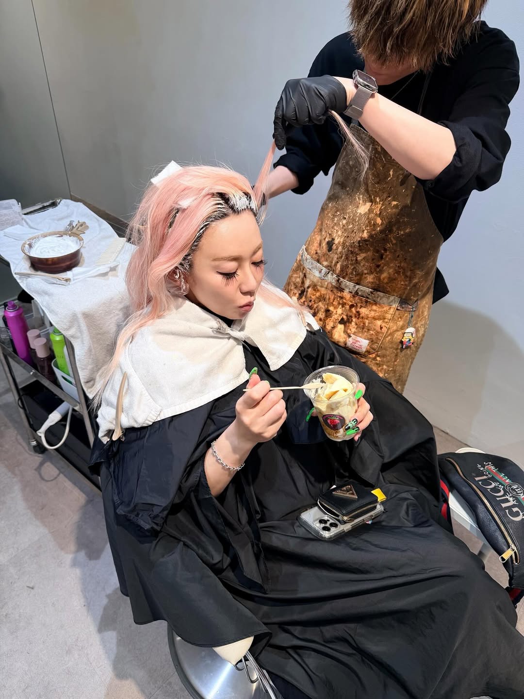 倖田來未 】 「ヘアー おメンテナンス」 ピンク髪のオフショットに反響