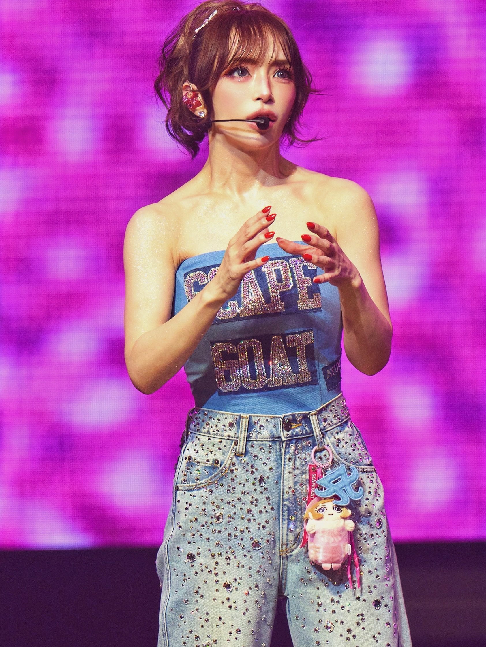 浜崎あゆみ 】 過酷な連続公演に「何回も精神ぶっ壊しながら蘇りながら