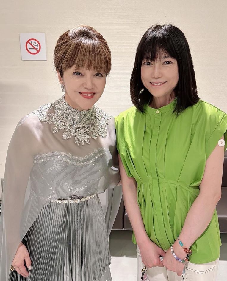 堀ちえみさん 岩崎宏美さんコンサートで 舞台上から「楽屋にいらして