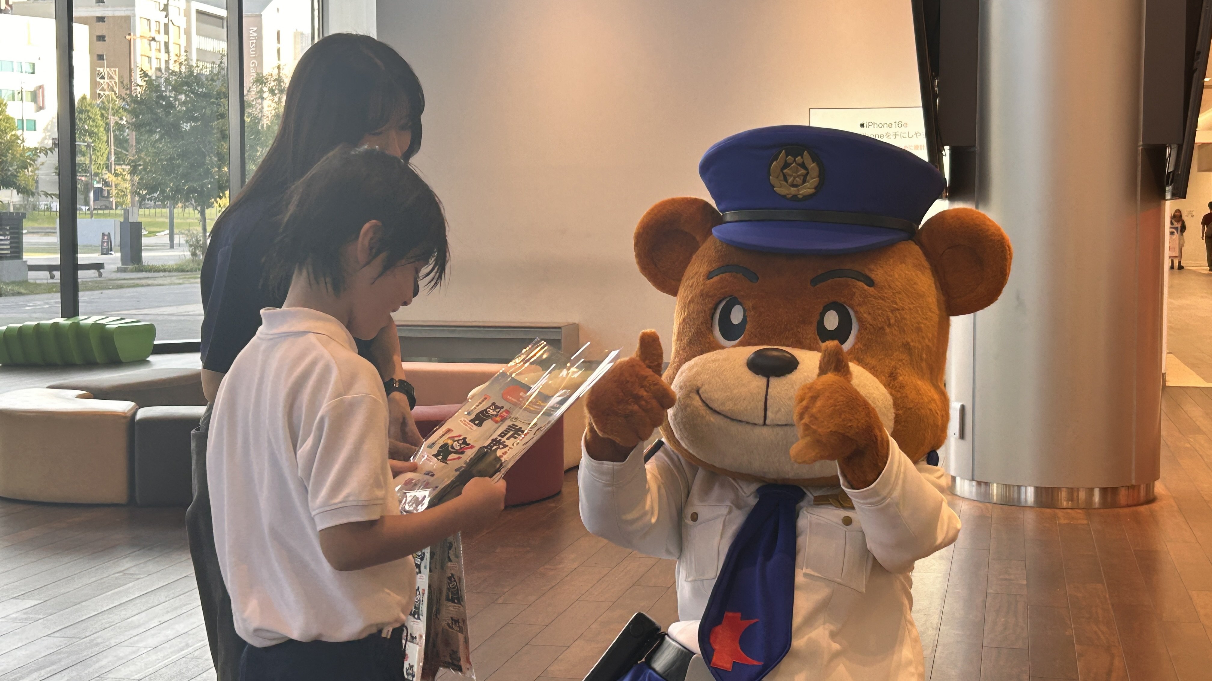 くまモン…じゃない！熊本県警の新マスコット「ワルモン」がポスターで