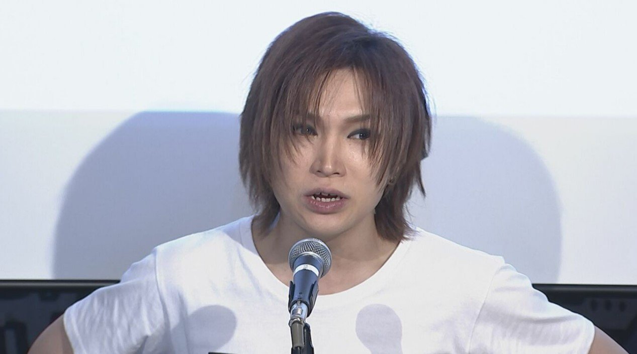 ゴールデンボンバー・鬼龍院翔 】 「先週、籍を外しました」 SNSで