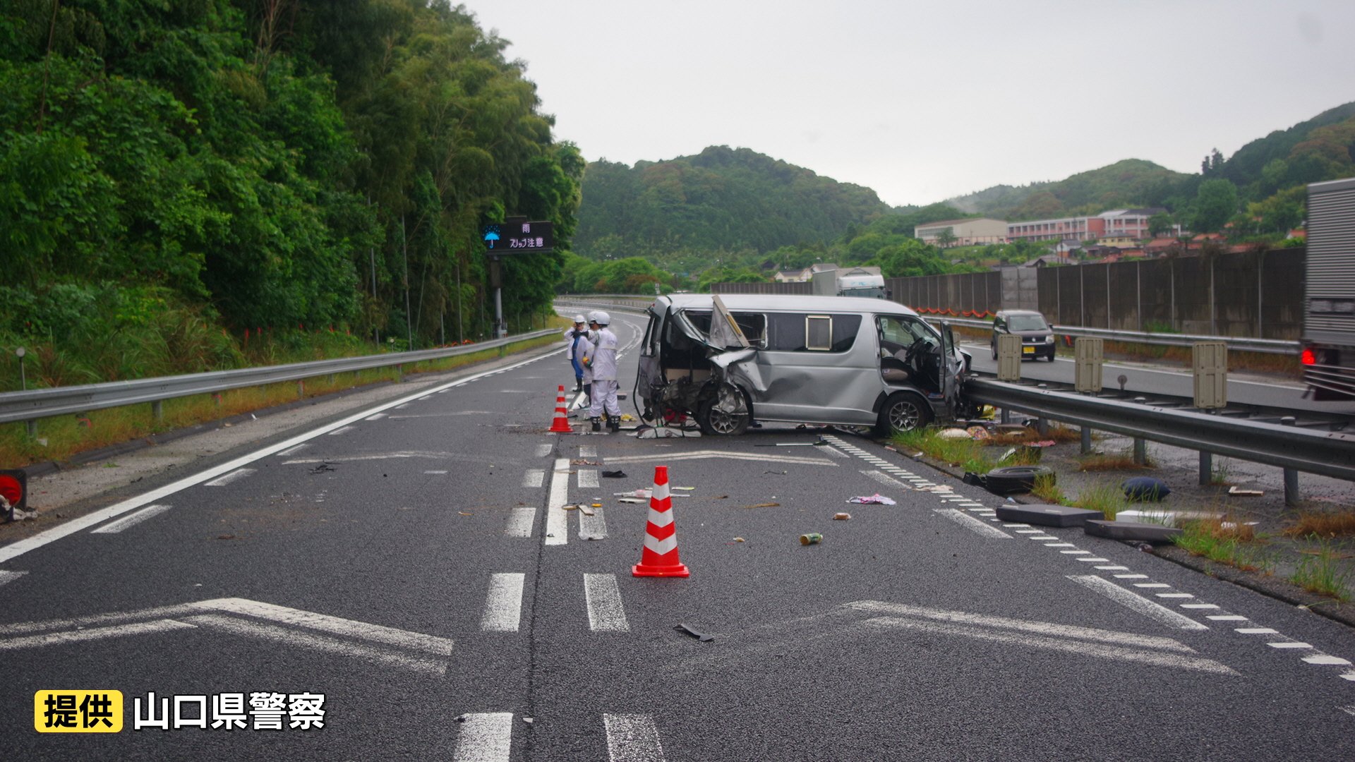 極上　中国　彌勒 台付　重さ約28g 送料込み251027 中国道で事故…妻は死亡、娘は重傷 家族3人乗るワンボックスカーが