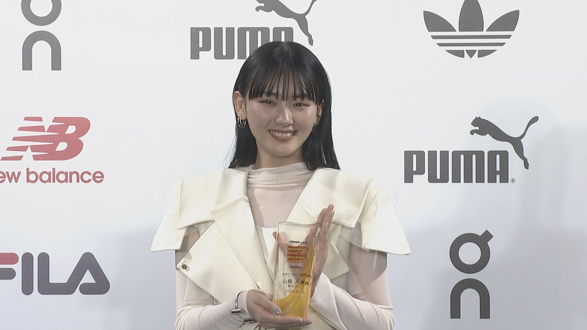 【櫻坂46山﨑天】スニーカーベストドレッサー賞受賞　スニーカー愛を語る「おばあちゃんになっても愛用したい」【藤田二コル、綱啓永も受賞】|TBS NEWS DIG