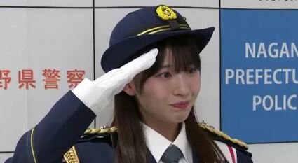 仮面女子の森下舞桜さんが一日通信指令課長に 110番の日 1日平均300件