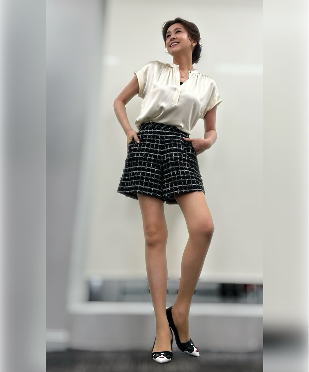 紀香 藤原紀香 】 美脚ショットに ファン反響 「足長ーい」「一瞬アクスタ