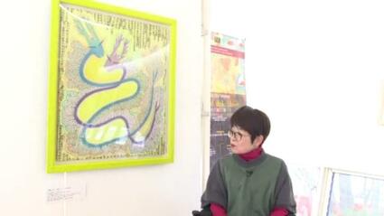 難病患いながらも創作活動 点描作家・やまじみすずさんの絵画展 | 愛媛