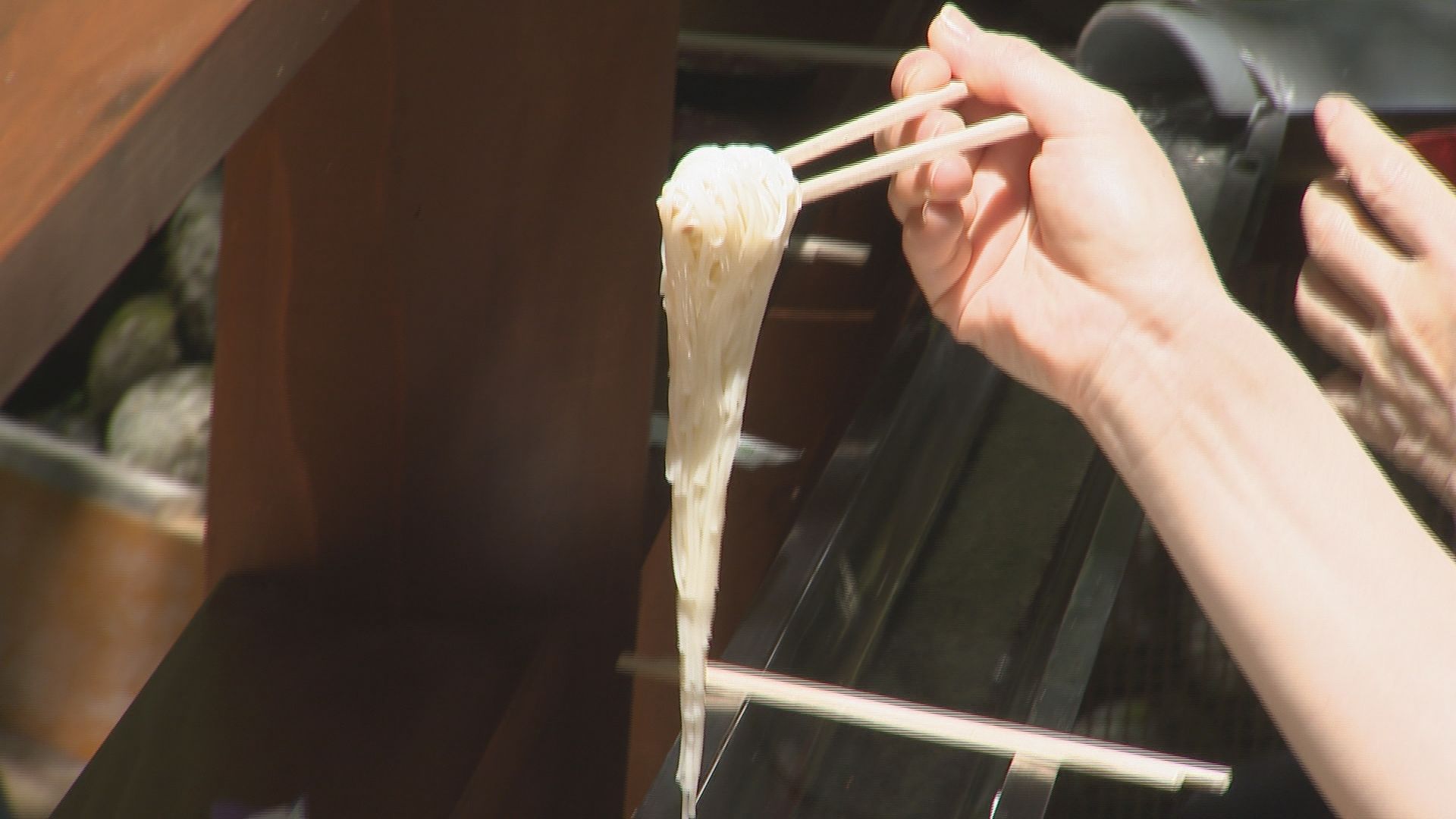 93人食中毒 “流しそうめん”の運営会社が「廃業」へ 湧き水から