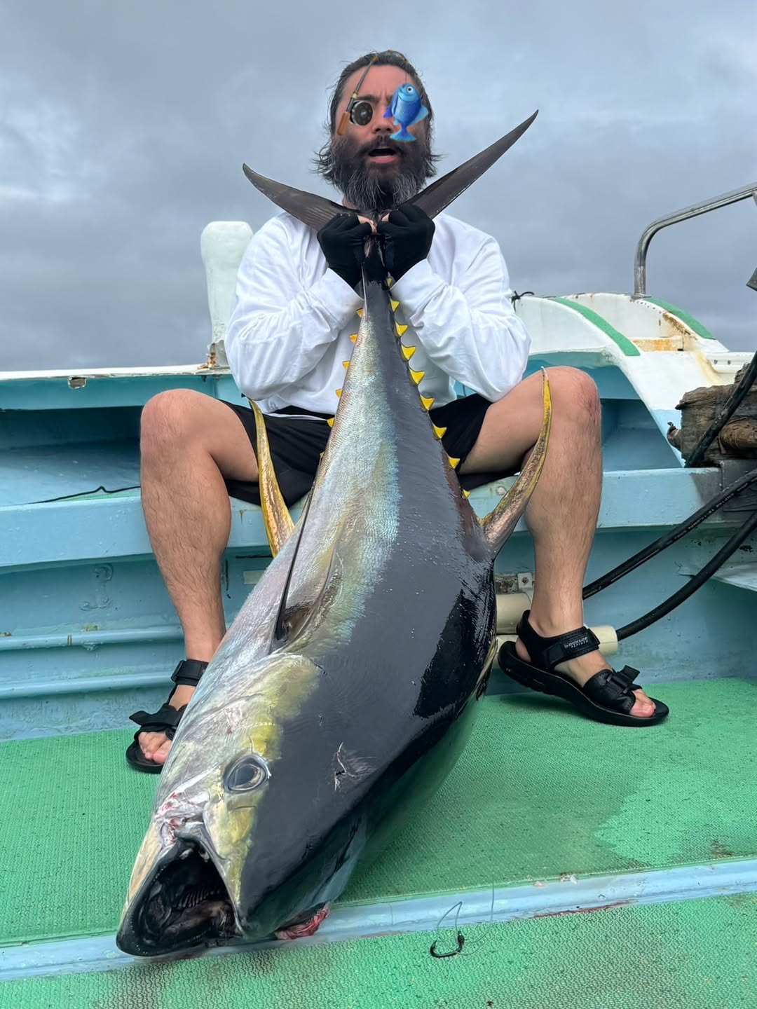 山田孝之 】 42歳の誕生日を報告 「60キロの鮪は強かったです」 マグロ