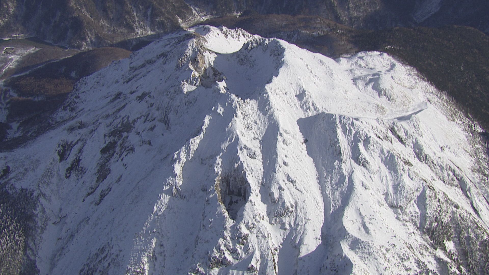 焼岳が噴火警戒レベル２に引き上げ　想定火口域から概ね１ｋｍの範囲で大きな噴石に警戒　気象庁