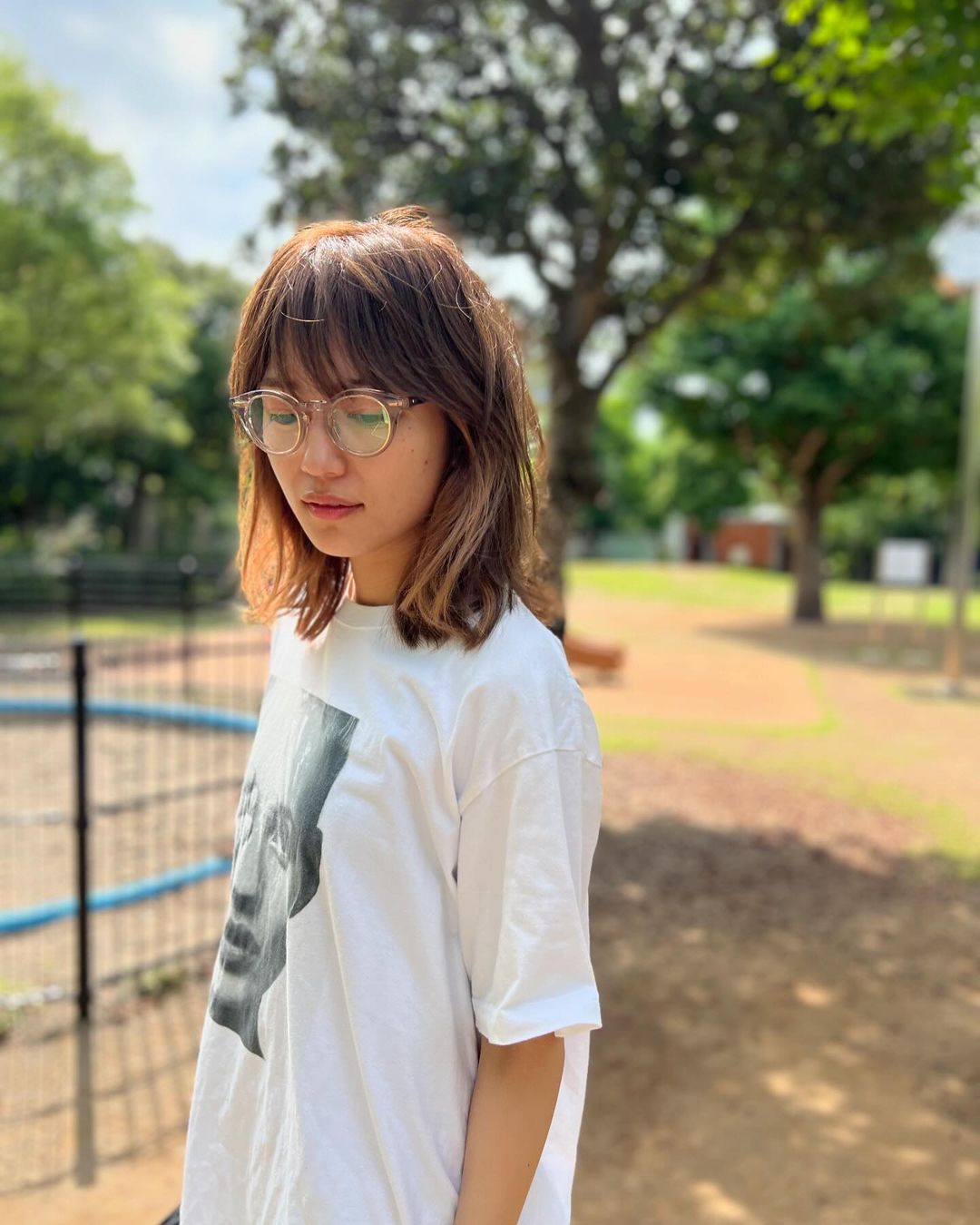 川口春奈さん 新ヘアスタイルを公開 「髪切ってる！しかもインナー