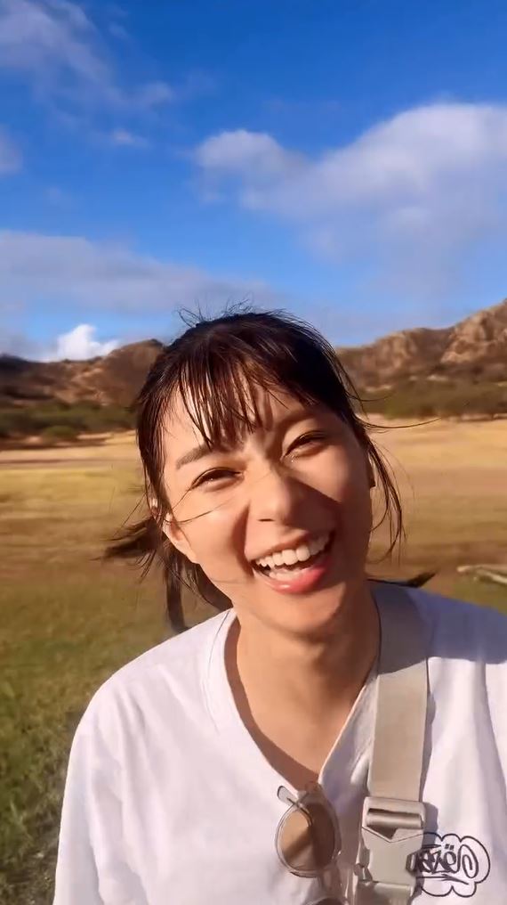 芳根京子】サーフィン・トレッキング・花火等々でハワイ満喫 動画を