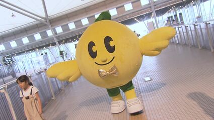 おめでとう！」県のキャラクター・キビタンお誕生会 今年で30周年 ベコ