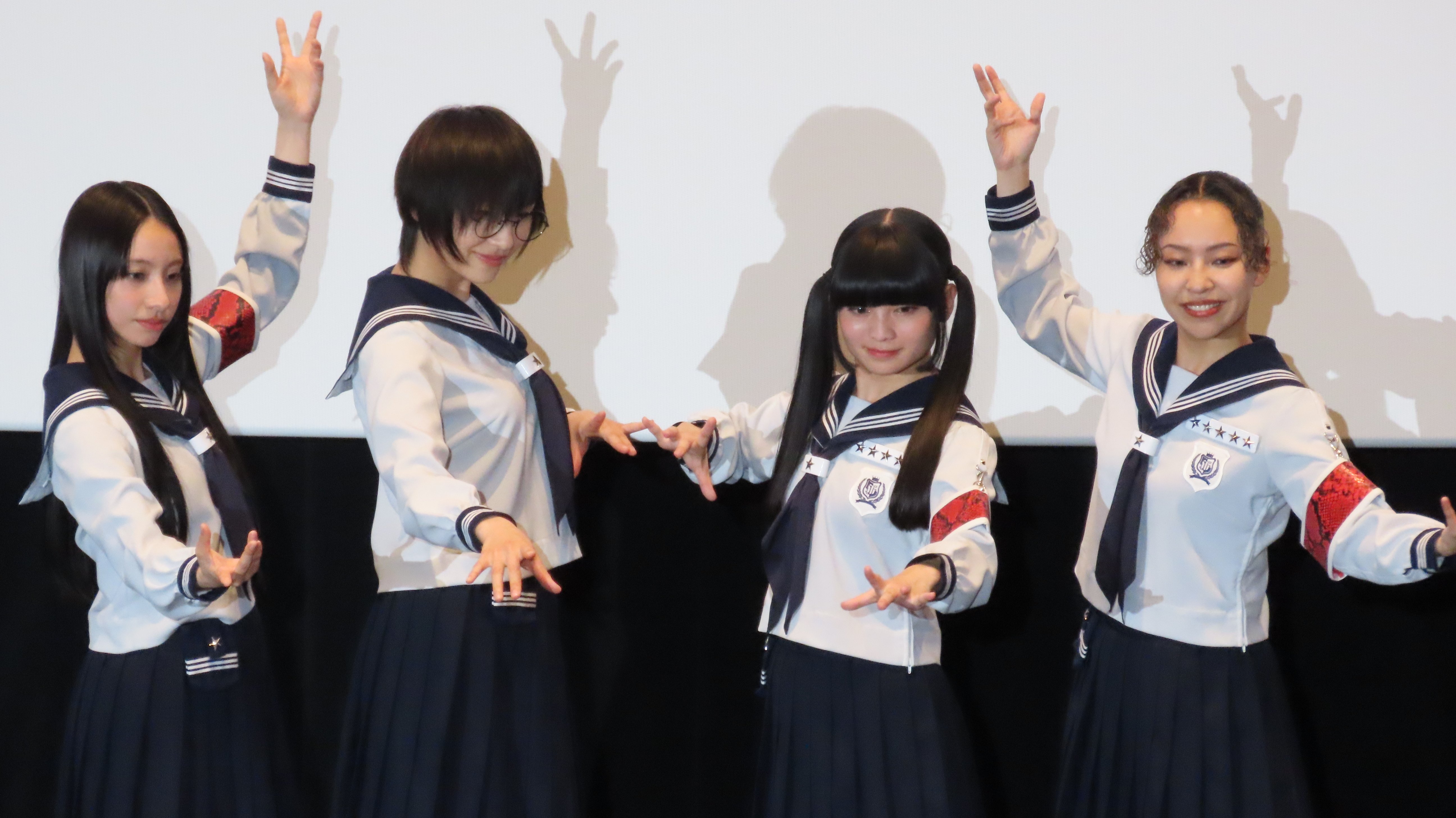 新しい学校のリーダーズ SUZUKA 5周年記念お好み習字 - メルカリ