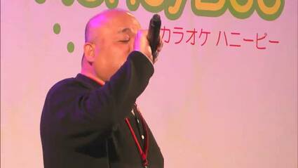 みんな笑顔でいるのでうれしい」カラオケ店で鍛えた歌声を披露 音楽で