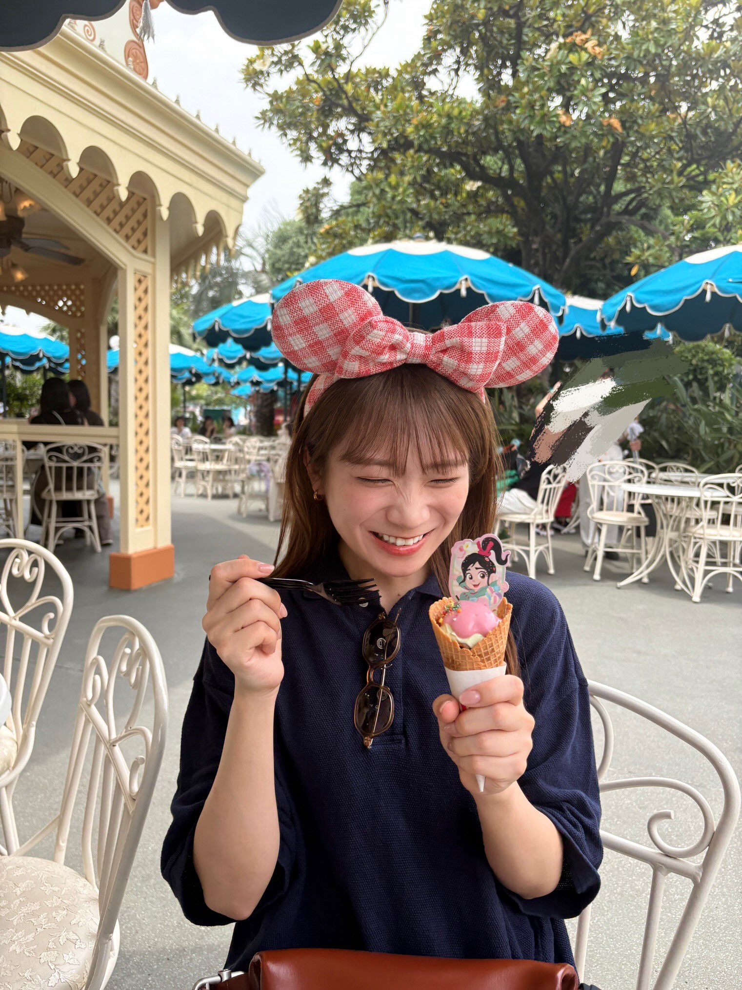 秋元真夏 】 ミニーカチューシャでディズニー満喫ショット公開 大流行