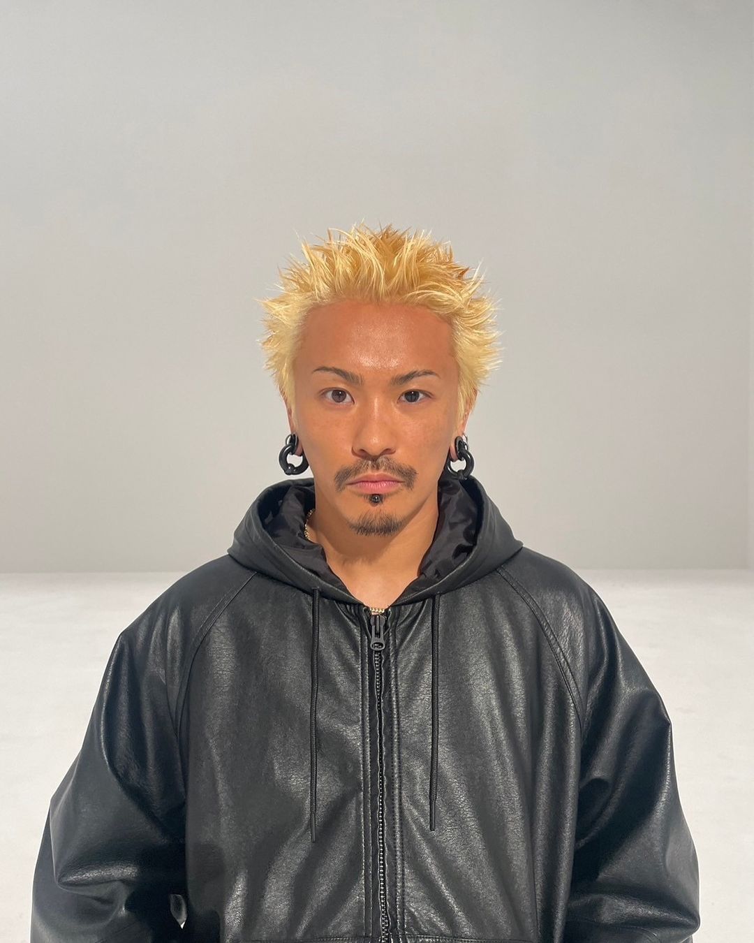 WANIMA】 KENTAさん 劇的イメチェンに反響 ヘアカットの