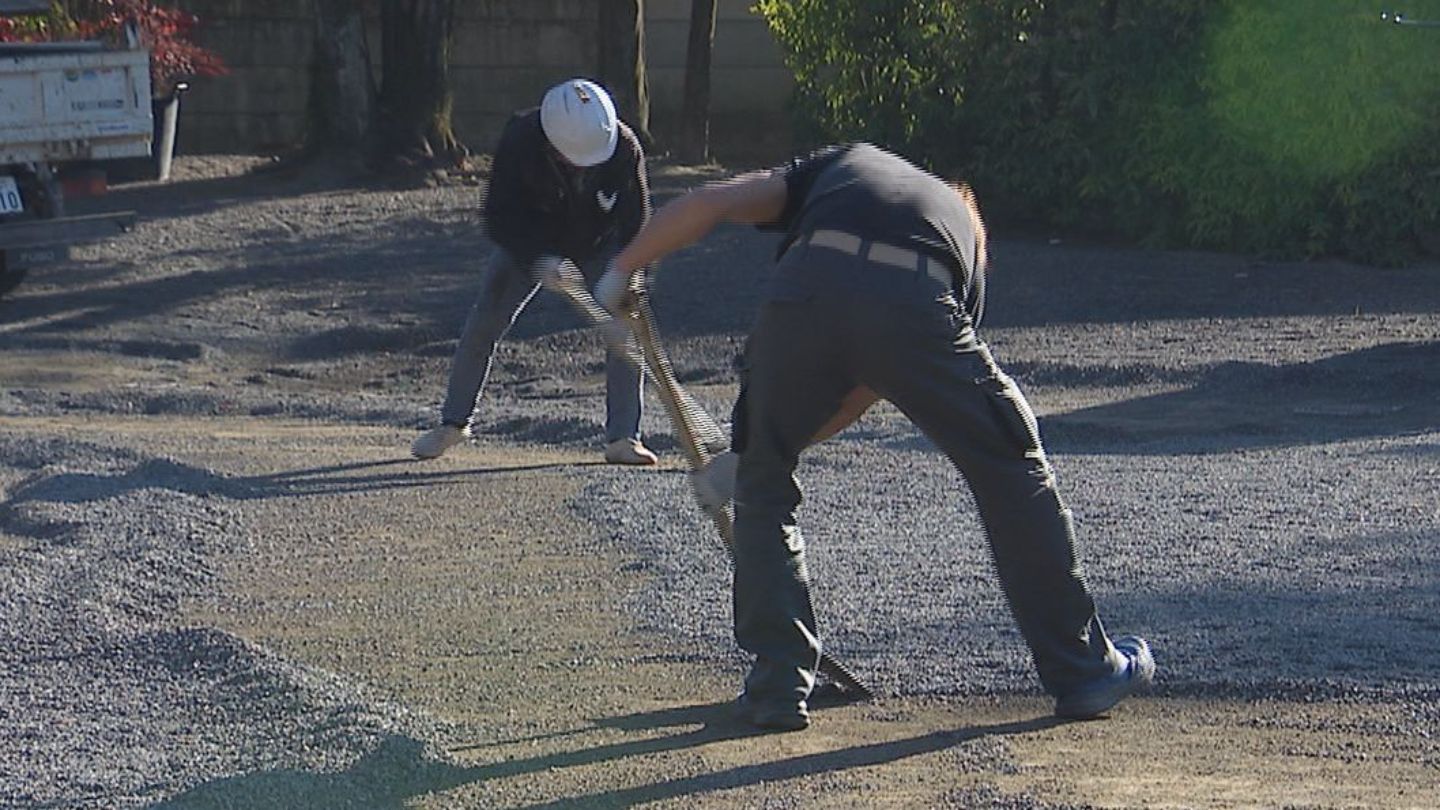 はだか男の激しいもみ合い 国府宮はだか祭に“知られざる”準備があった「境内の砂利ぜんぶ取り除く」愛知・稲沢市