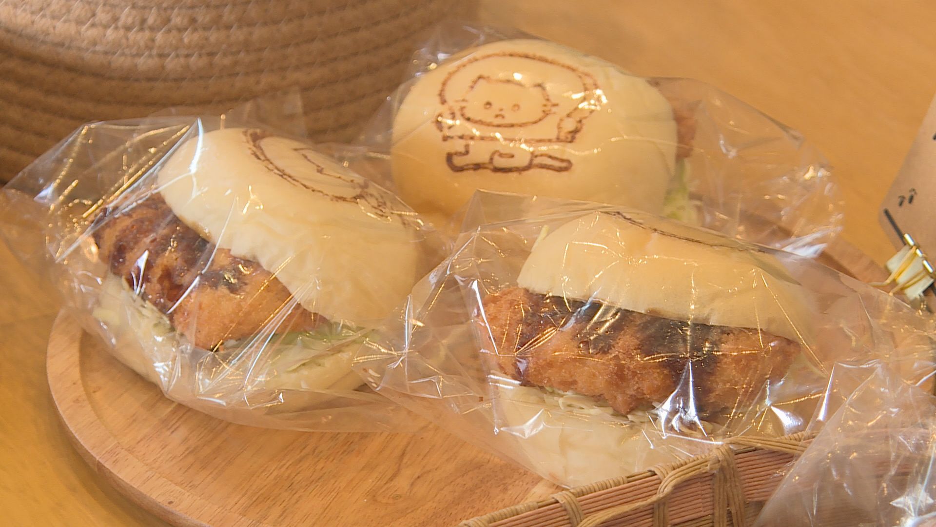 2月22日は「にゃん・にゃん・にゃん」でネコの日 ネコをモチーフとした