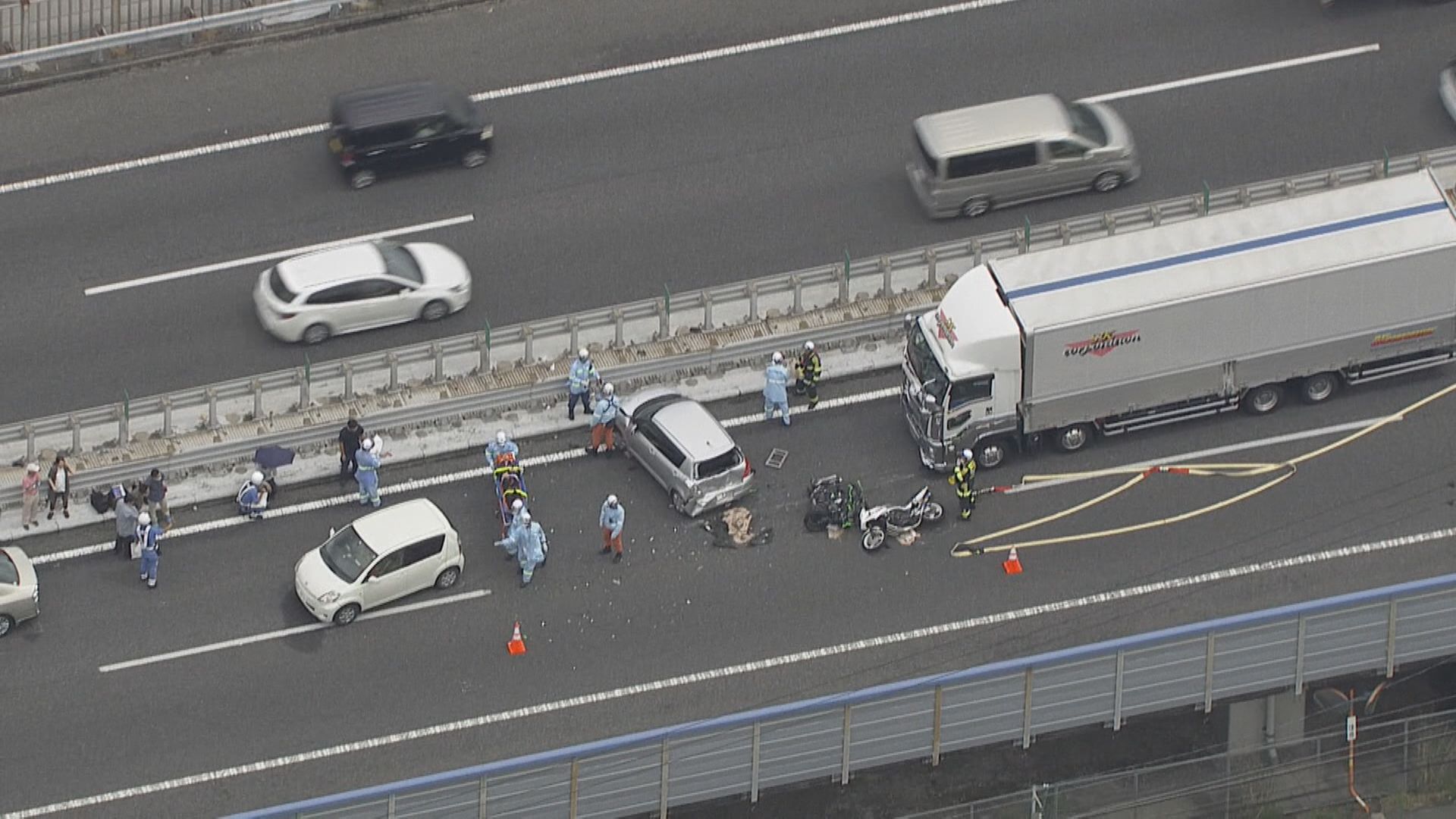 東名 高速 事故 今日